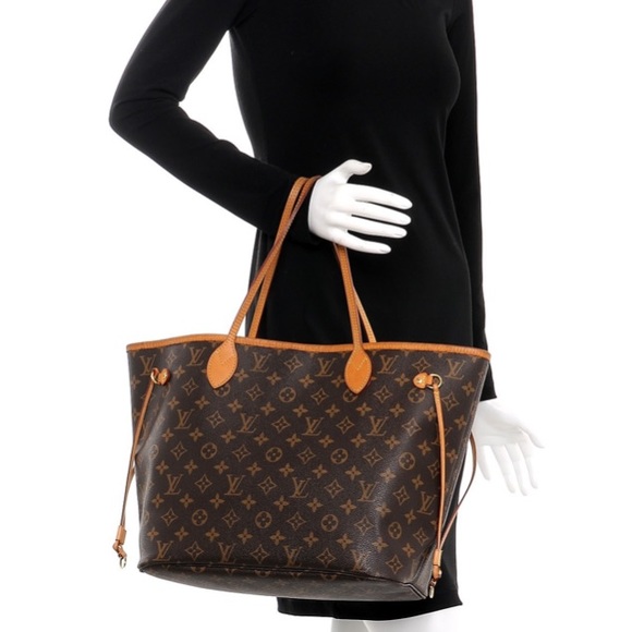 Louis Vuitton Handbags - 😍 Louis Vuitton Neverfull MM Monogram Tote Bag